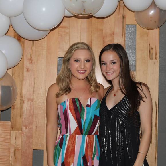 Meet your Posher, Lindsey - Picture 1 of 1